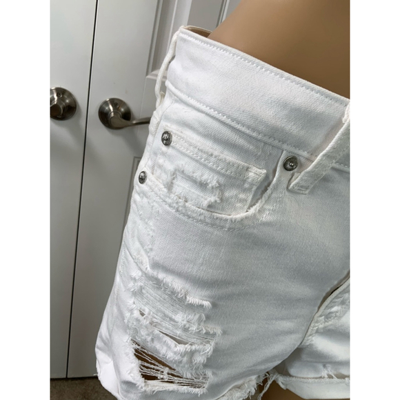 American Eagle Woman's White Denim Distressed Shorts Frayed Size 6 Normcore Y2K - Picture 4 of 14
